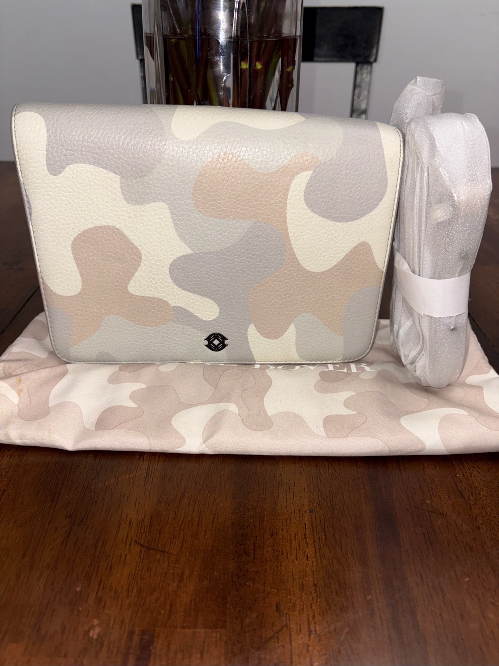 Dagne Dover Andra Haze Camo
Pebbled Leather Crossbody/ Clutch Crossbody Bag New.